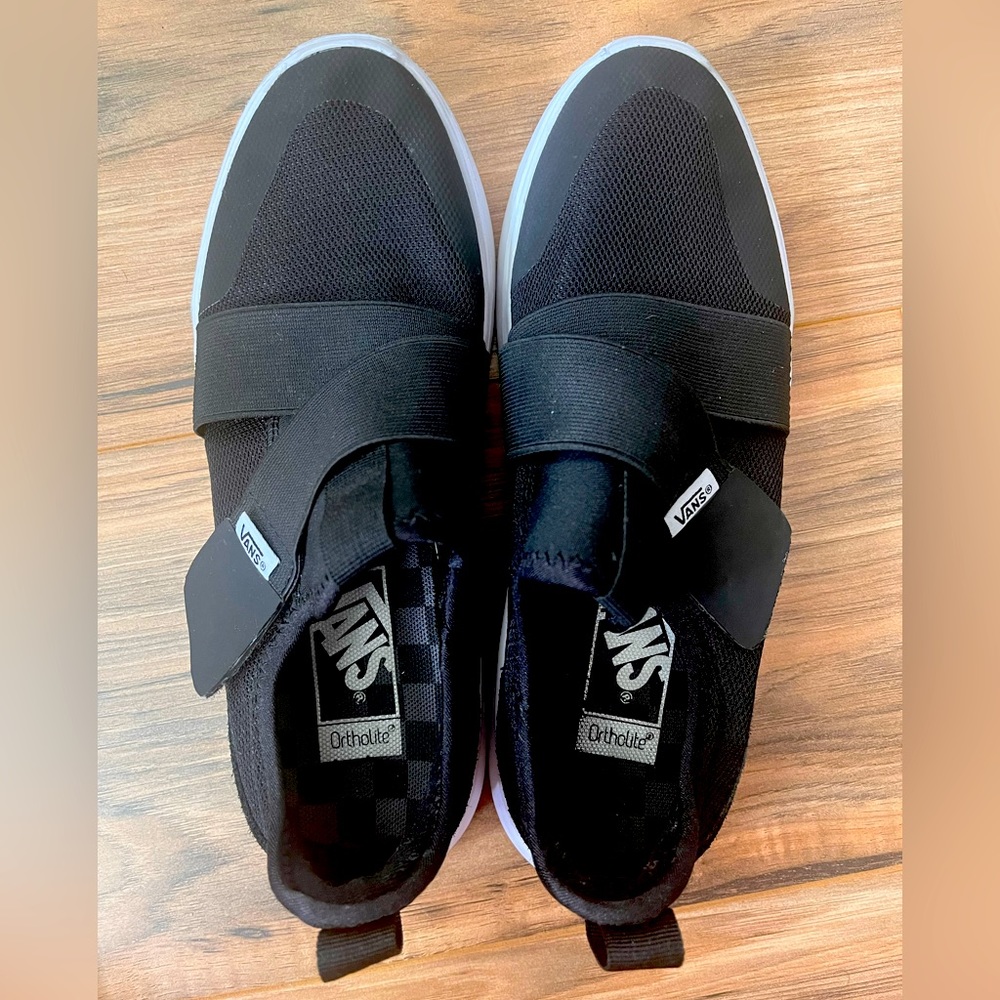 VANS elastic strap slip on sneaker